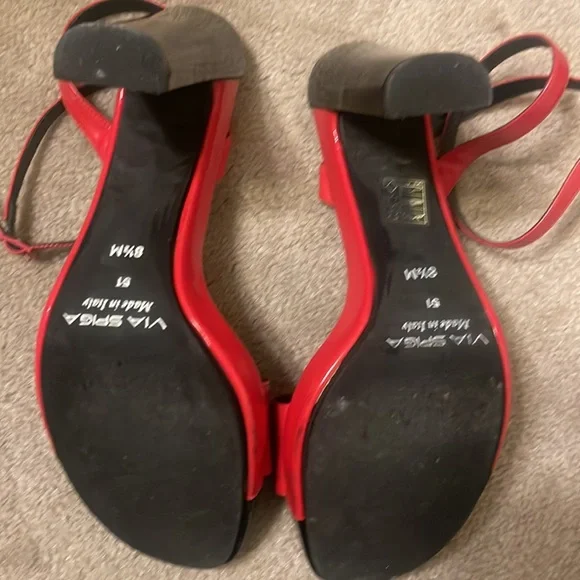 Sexy red heels - Picture 4 of 5